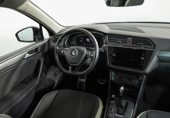 Подержанный автомобиль Volkswagen Tiguan 2019 года (9 фото)