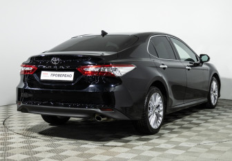 Подержанный автомобиль Toyota Camry Sedan 2020 года (5 фото)
