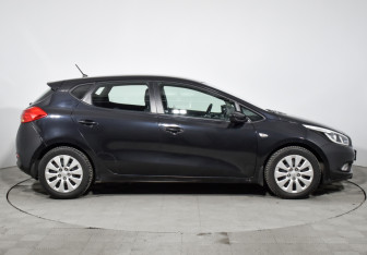Подержанный автомобиль Kia Ceed Hatchback 2015 года (4 фото)