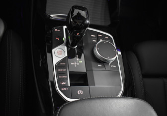 Подержанный автомобиль BMW X3 2023 года (18 фото)