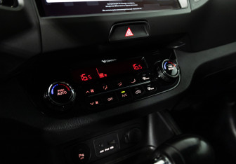Подержанный автомобиль Kia Sportage 2012 года (17 фото)