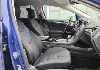 Подержанный автомобиль Ford Mondeo Sedan 2015 года (20 фото)
