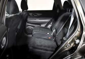 Подержанный автомобиль Nissan X-Trail 2016 года (11 фото)