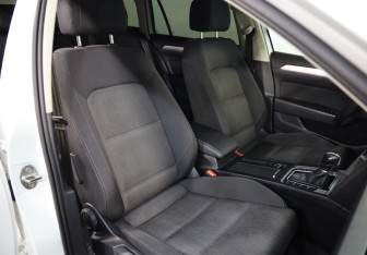 Подержанный автомобиль Volkswagen Passat Wagon 2016 года (21 фото)