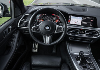 Подержанный автомобиль BMW X5 2019 года (13 фото)
