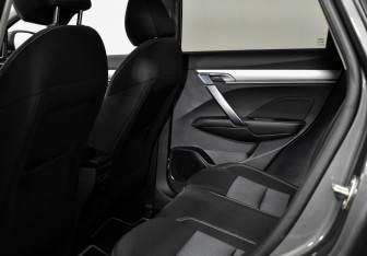 Подержанный автомобиль Geely Coolray 2022 года (14 фото)