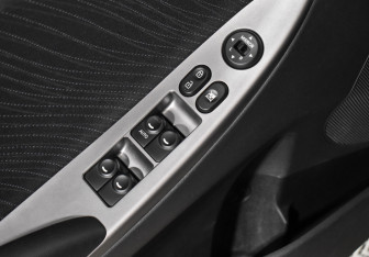 Подержанный автомобиль Hyundai Solaris Sedan 2014 года (10 фото)