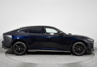 Подержанный автомобиль Changan UNI-V 2023 года (4 фото)