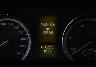 Подержанный автомобиль Mercedes-Benz Viano 2012 года (10 фото)