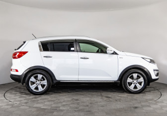 Подержанный автомобиль Kia Sportage 2011 года (4 фото)