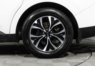 Подержанный автомобиль Kia Carnival 2021 года (34 фото)