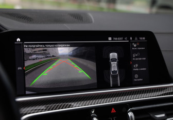 Подержанный автомобиль BMW X6 2021 года (19 фото)