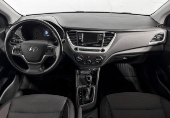 Подержанный автомобиль Hyundai Solaris Sedan 2017 года (14 фото)