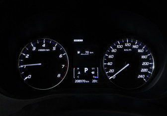 Подержанный автомобиль Mitsubishi Outlander 2019 года (12 фото)