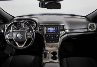 Подержанный автомобиль Jeep Grand Cherokee 2013 года (10 фото)