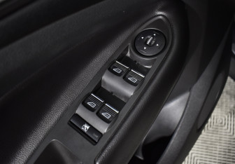 Подержанный автомобиль Ford Kuga 2014 года (15 фото)