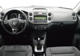 Подержанный автомобиль Volkswagen Tiguan 2011 года (14 фото)