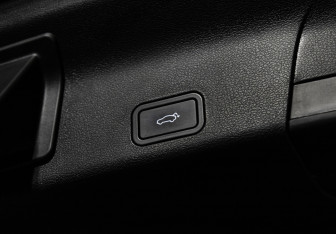 Подержанный автомобиль Geely Atlas Pro 2023 года (19 фото)