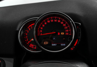 Подержанный автомобиль MINI Countryman 2017 года (18 фото)