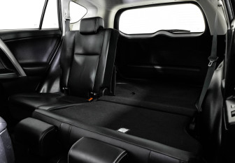 Подержанный автомобиль Toyota RAV4 2019 года (28 фото)