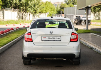 Подержанный автомобиль Skoda Rapid Liftback 2019 года (7 фото)