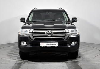 Подержанный автомобиль Toyota Land Cruiser Suv 2015 года (2 фото)