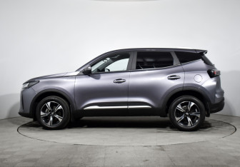 Подержанный автомобиль Chery Tiggo 4 2024 года (8 фото)