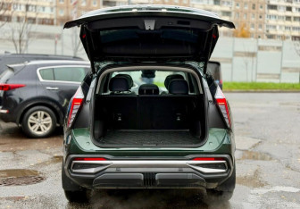 Подержанный автомобиль Geely Atlas 2024 года (7 фото)