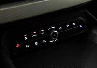 Подержанный автомобиль Haval F7 2023 года (20 фото)