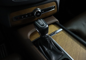 Подержанный автомобиль Volvo XC90 2021 года (19 фото)