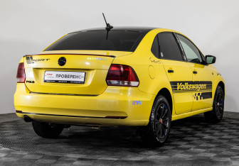 Подержанный автомобиль Volkswagen Polo Sedan 2018 года (5 фото)