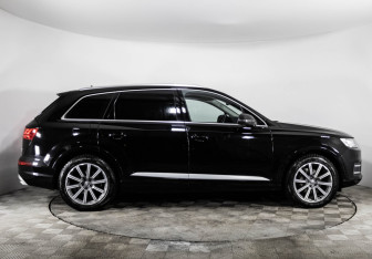 Подержанный автомобиль Audi Q7 2017 года (4 фото)