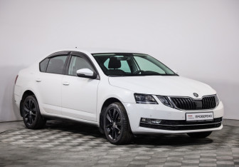 Подержанный автомобиль Skoda Octavia Liftback 2018 года (3 фото)