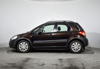 Подержанный автомобиль Suzuki SX4 Hatchback 2013 года (8 фото)