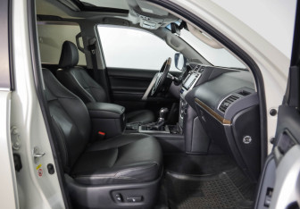 Подержанный автомобиль Toyota Land Cruiser Prado 2017 года (27 фото)
