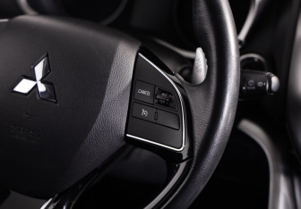 Подержанный автомобиль Mitsubishi Eclipse Cross 2019 года (11 фото)