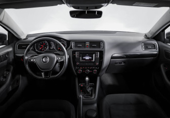 Подержанный автомобиль Volkswagen Jetta Sedan 2017 года (9 фото)