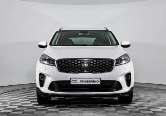 Подержанный автомобиль Kia Sorento 2019 года (2 фото)