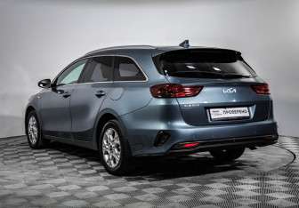Подержанный автомобиль Kia Ceed Wagon 2022 года (7 фото)