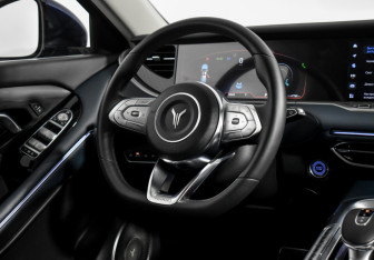 Подержанный автомобиль Voyah Free 2022 года (16 фото)