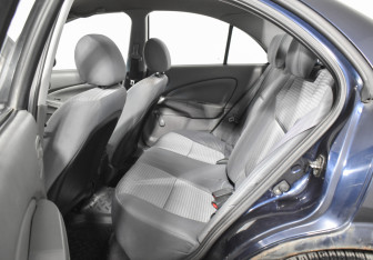 Подержанный автомобиль Nissan Almera Classic 2010 года (11 фото)