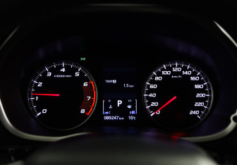 Подержанный автомобиль Mitsubishi Eclipse Cross 2019 года (12 фото)