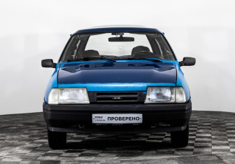 Подержанный автомобиль ИЖ 21261 «Фабула» 2005 года (3 фото)