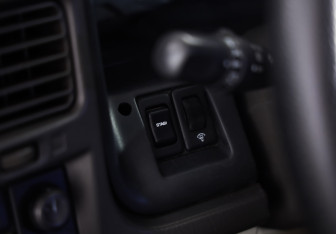 Подержанный автомобиль Nissan Patrol 2003 года (19 фото)