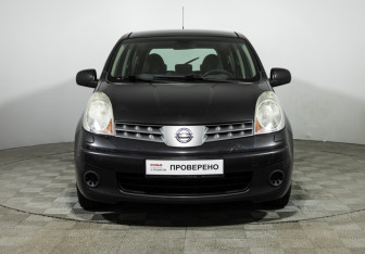 Подержанный автомобиль Nissan Note 2008 года (2 фото)