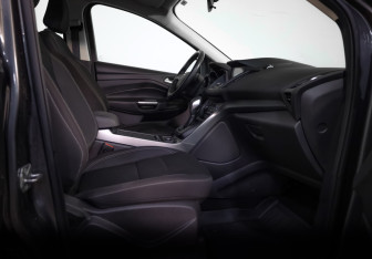 Подержанный автомобиль Ford Kuga 2017 года (18 фото)