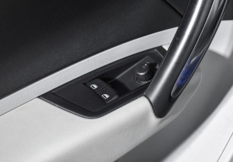 Подержанный автомобиль Audi A1 2012 года (10 фото)