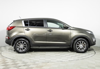 Подержанный автомобиль Kia Sportage 2015 года (4 фото)
