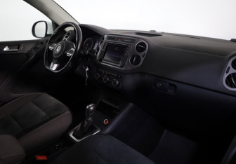 Подержанный автомобиль Volkswagen Tiguan 2016 года (14 фото)