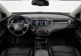 Подержанный автомобиль Kia Sorento 2019 года (10 фото)